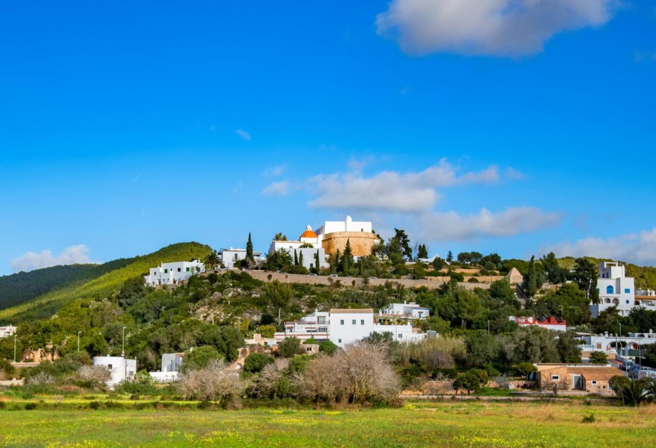 סנטה אאולריה דס ריו Hostal Y Apartamentos Santa Eulalia מראה חיצוני תמונה