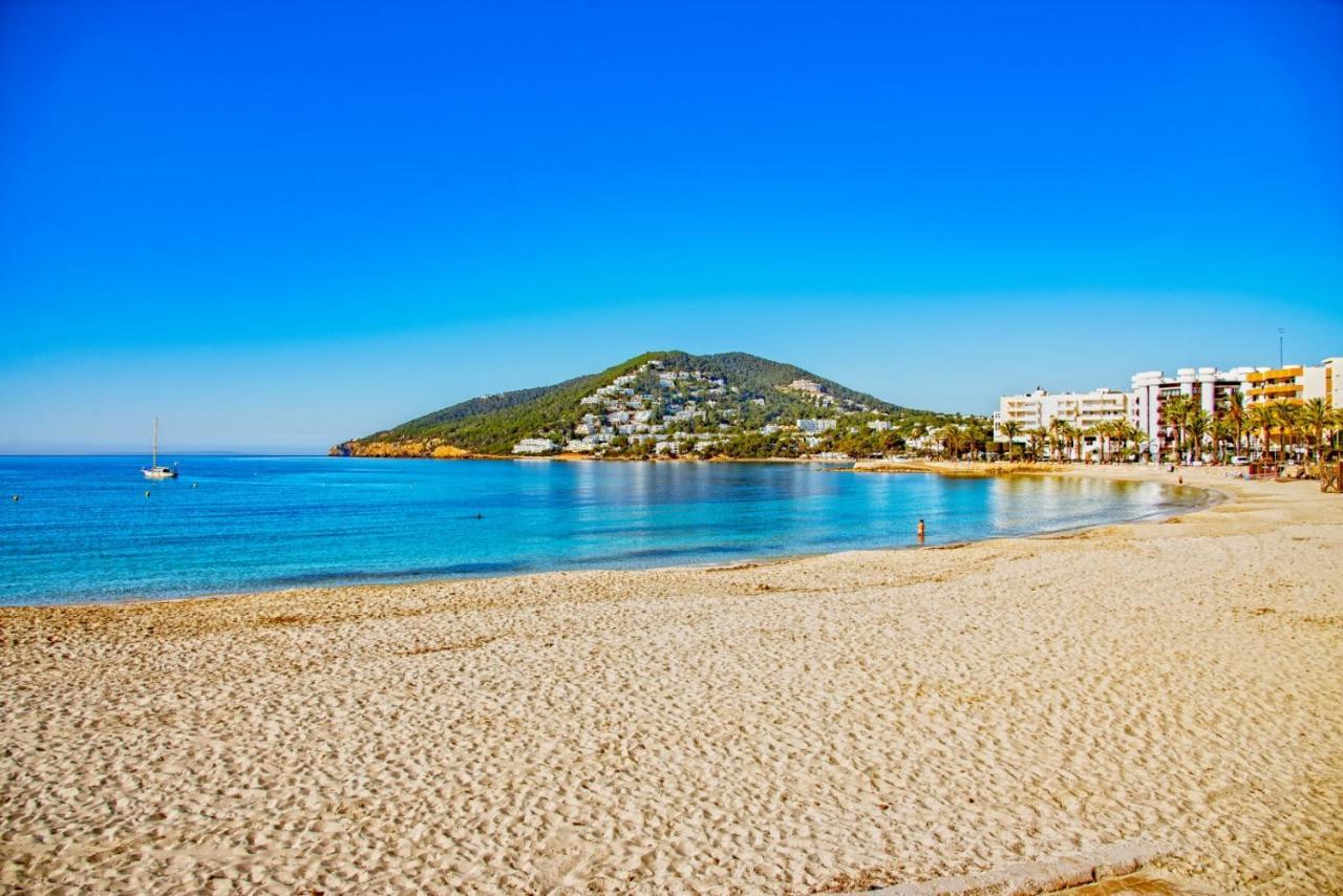 סנטה אאולריה דס ריו Hostal Y Apartamentos Santa Eulalia מראה חיצוני תמונה