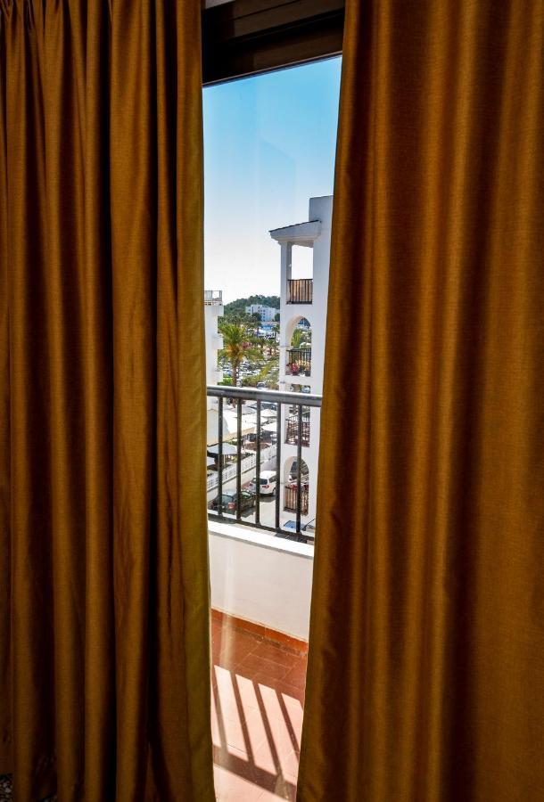 סנטה אאולריה דס ריו Hostal Y Apartamentos Santa Eulalia מראה חיצוני תמונה