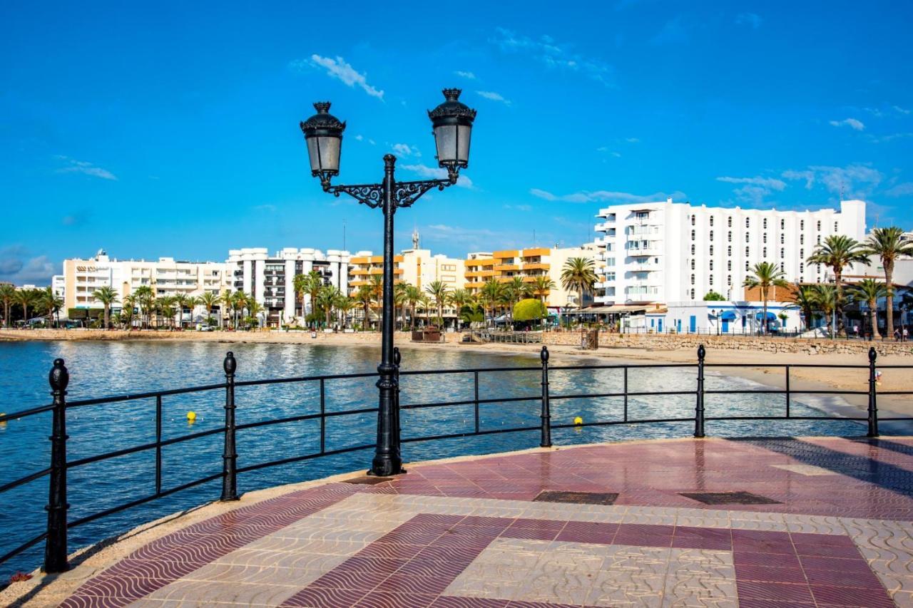 סנטה אאולריה דס ריו Hostal Y Apartamentos Santa Eulalia מראה חיצוני תמונה