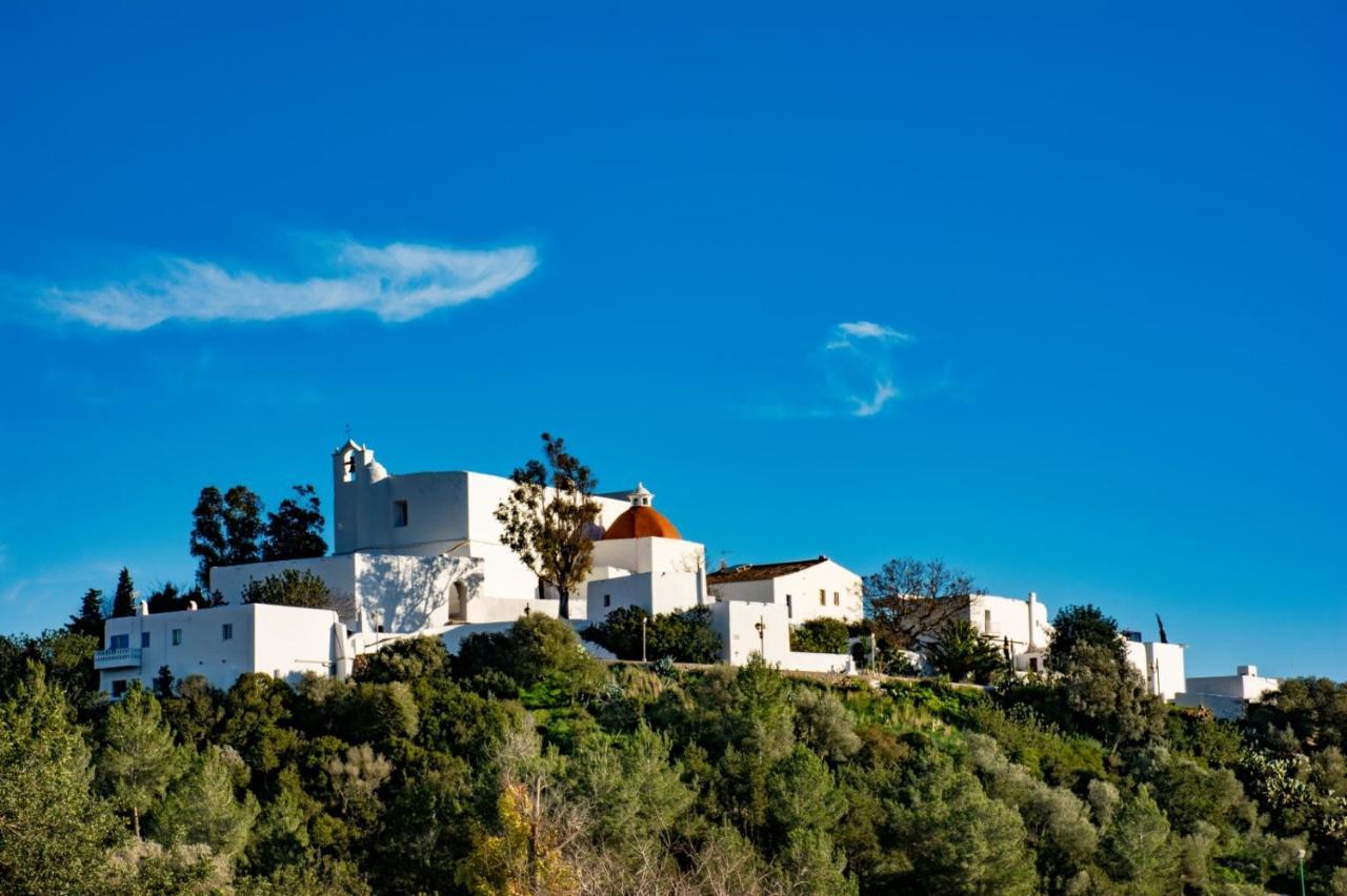סנטה אאולריה דס ריו Hostal Y Apartamentos Santa Eulalia מראה חיצוני תמונה