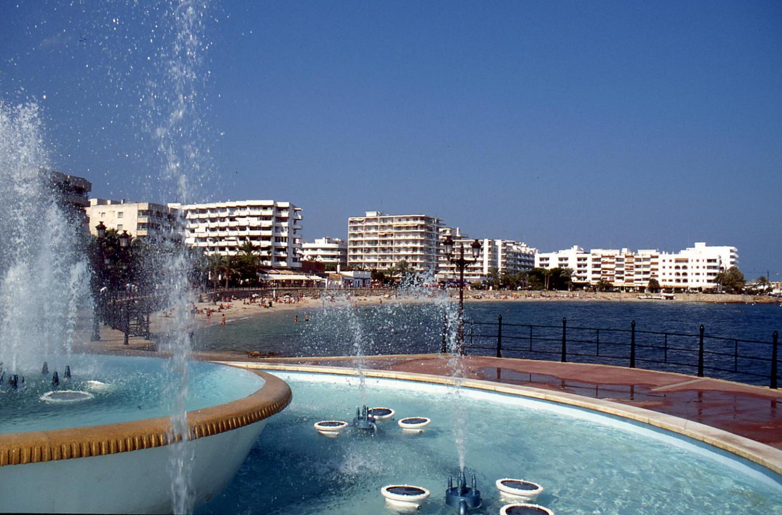 סנטה אאולריה דס ריו Hostal Y Apartamentos Santa Eulalia מראה חיצוני תמונה