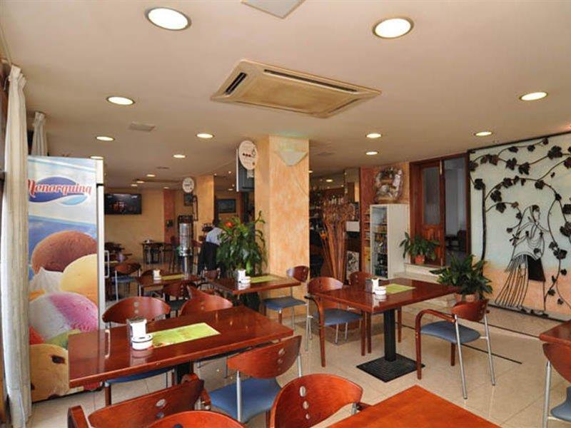 סנטה אאולריה דס ריו Hostal Y Apartamentos Santa Eulalia מראה חיצוני תמונה