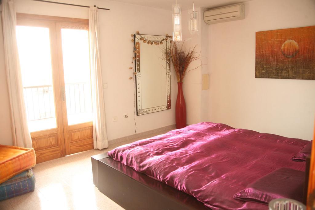 סנטה אאולריה דס ריו Hostal Y Apartamentos Santa Eulalia מראה חיצוני תמונה